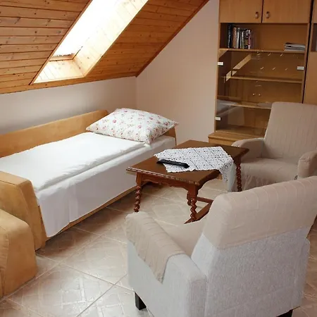 In Balaton 34632 Apartman *