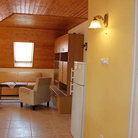 In Balaton 34632 Apartman